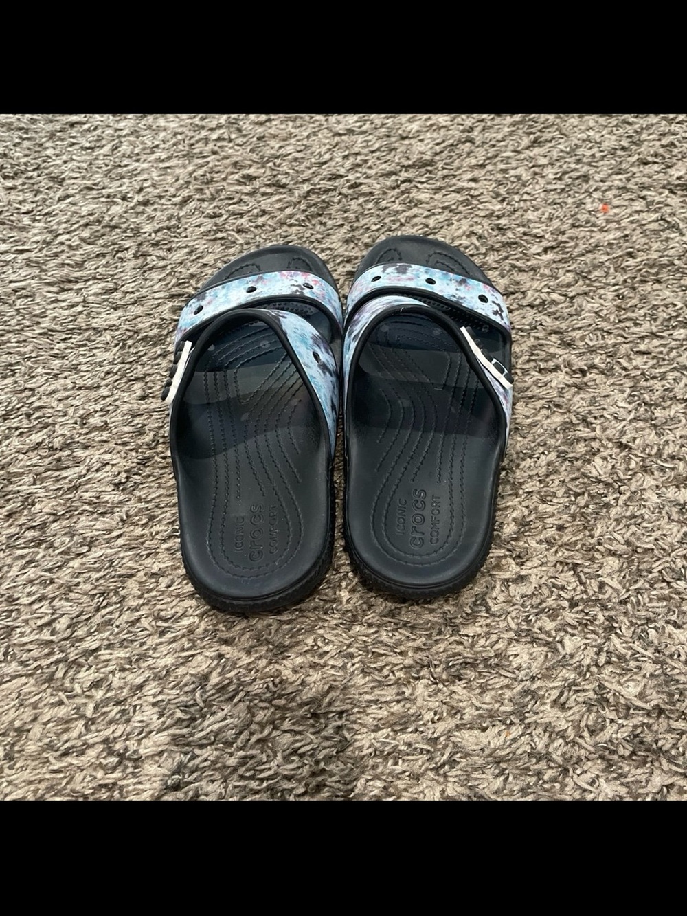 Crocs, classic tie-dye sandals, men size 6, women’s size 8 - Picture 2 of 4